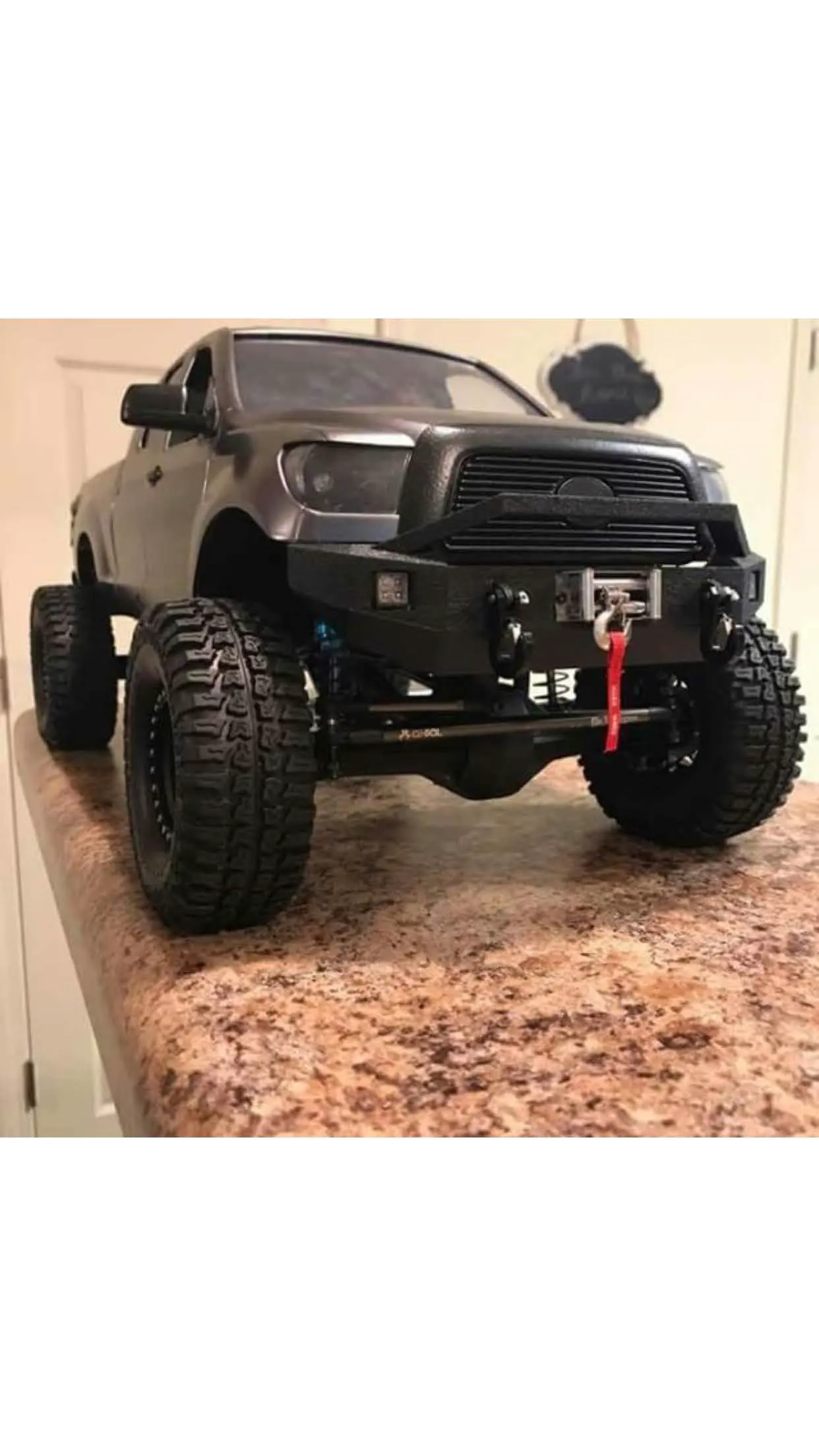 RC Truck Monster Swivel Hook (Black) with safety Latch
