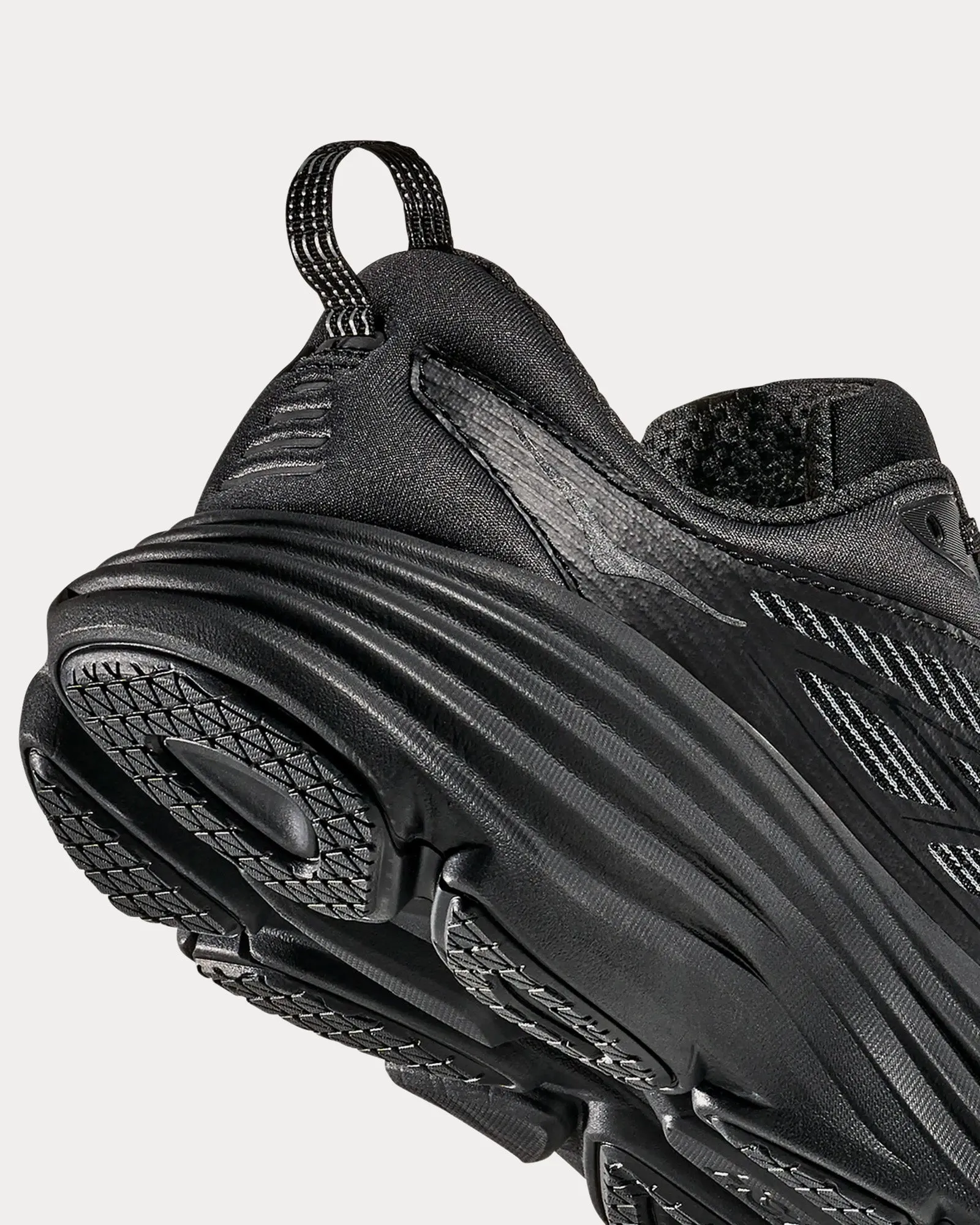 Stealth/Tech Bondi 8 Caged Black / Black Running Shoes